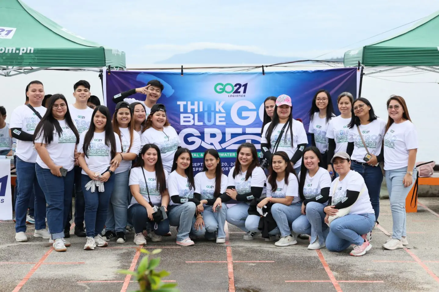 GO21 employees during the 2025 coastal and underwater cleanup drive