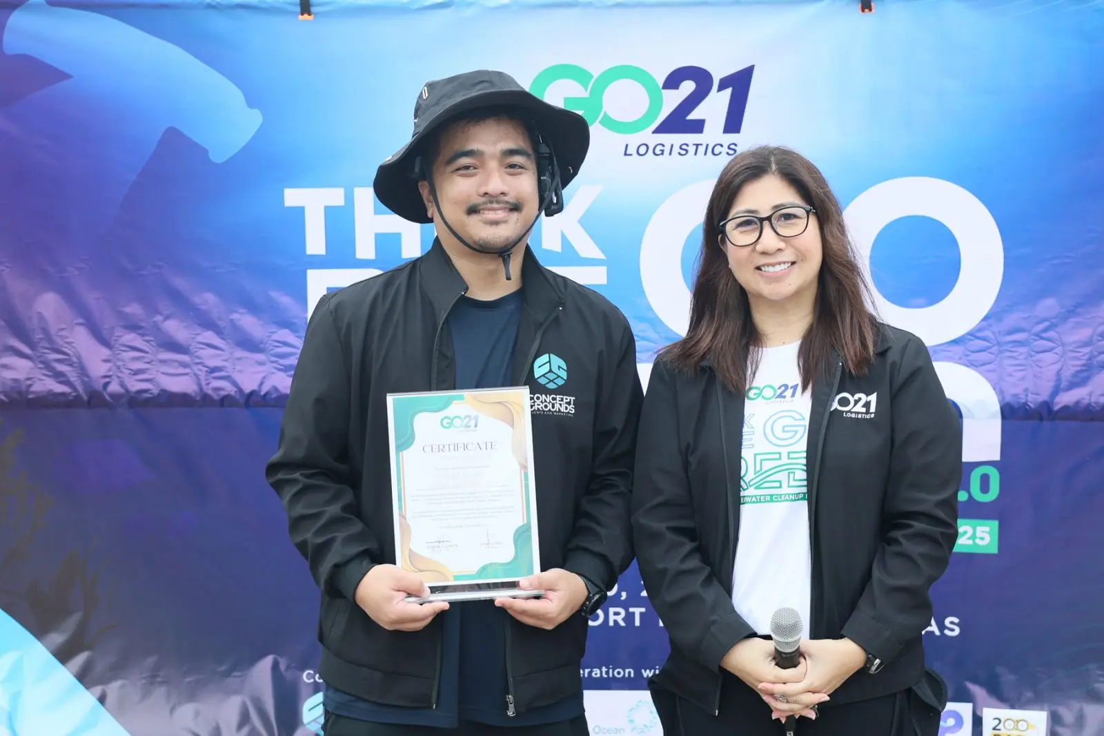 GO21 president Alma Rias with the cleanup drive media partners